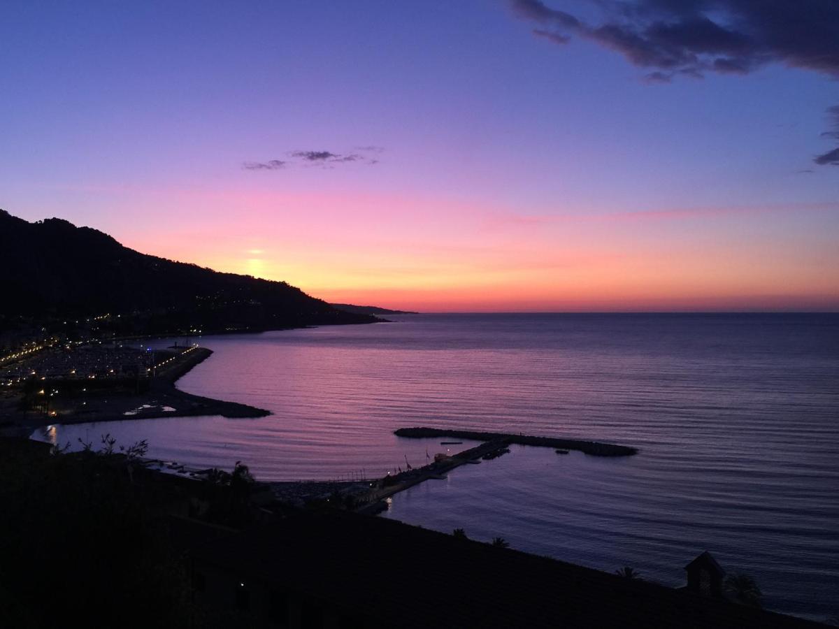 Villa L'Ensoleillee Vue Panoramique Mer, 250 M De La Plage Et Du Centre Ville Menton Exteriör bild